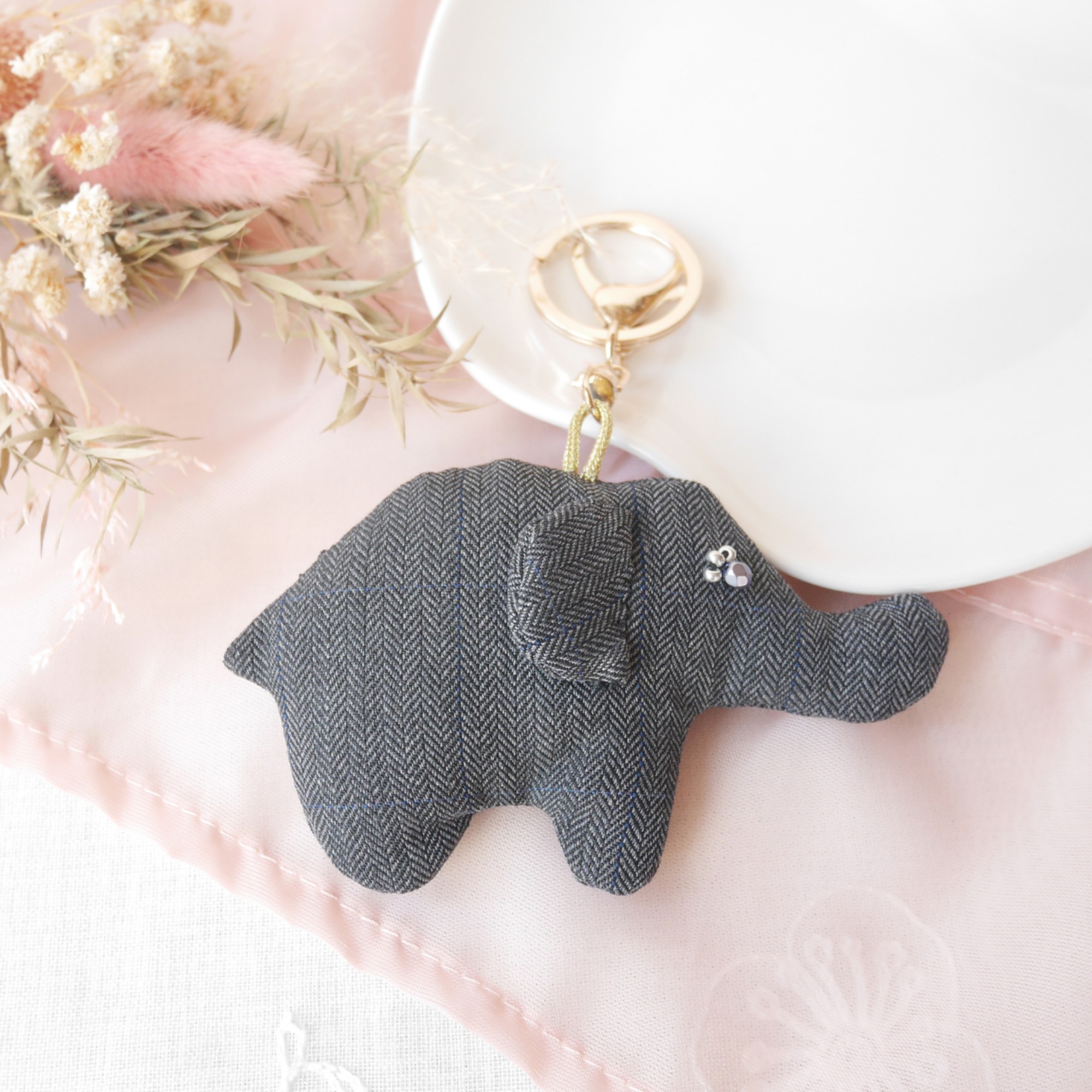 【岡崎市のアイドル】ぞうのふじ子さんバッグチャーム(ストライプ)