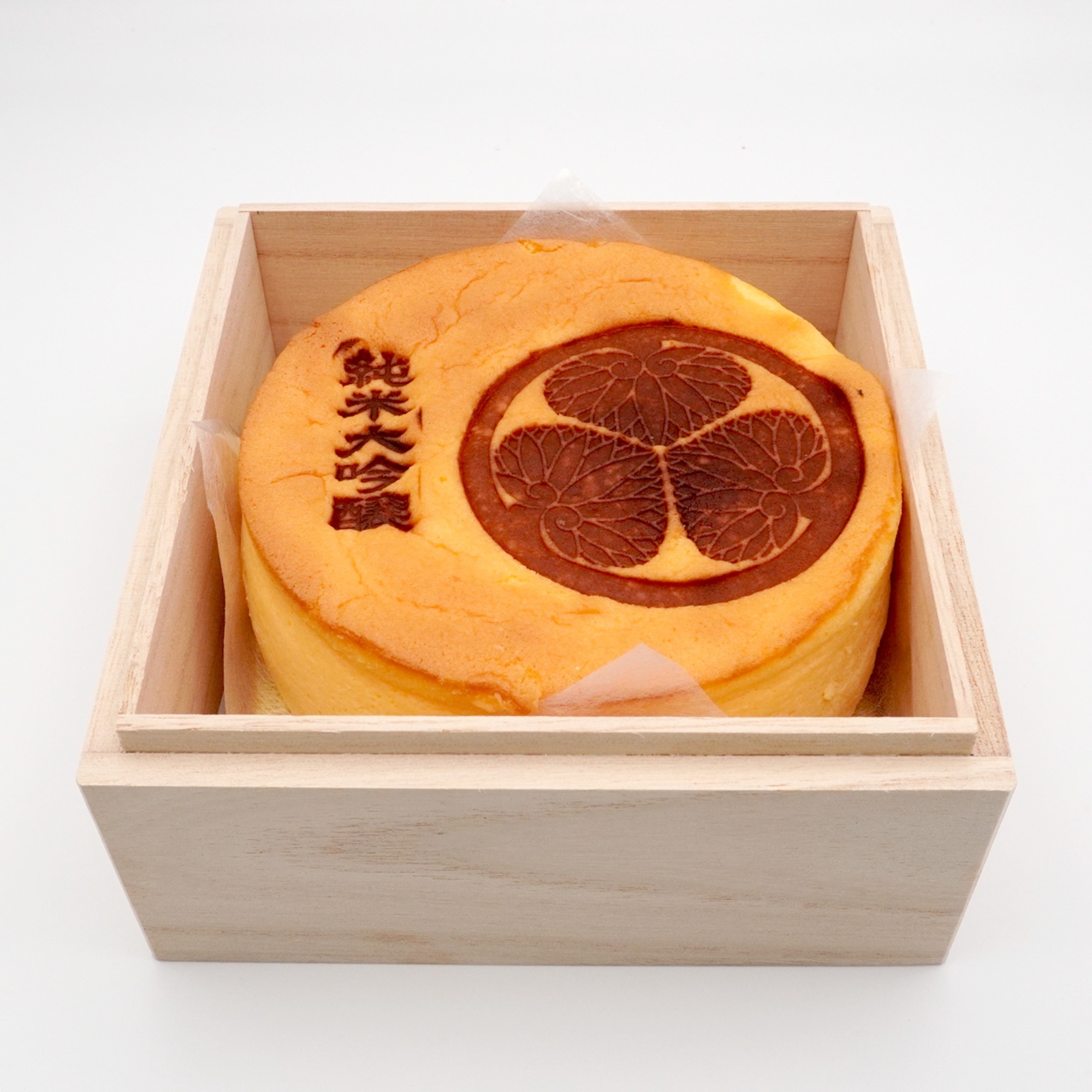 老舗洋菓子店の「大吟醸チーズスフレ”葵”」販売開始します!